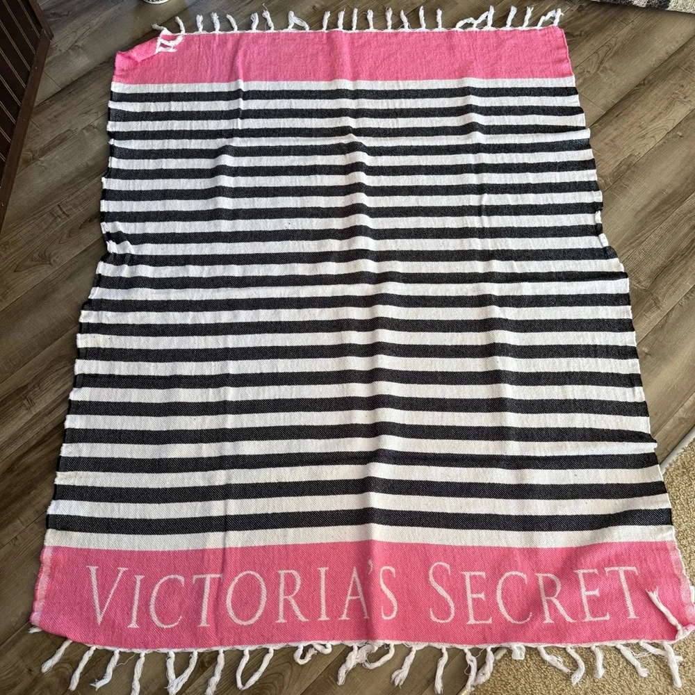 Victoria’s Secret woven logo beach blanket throw